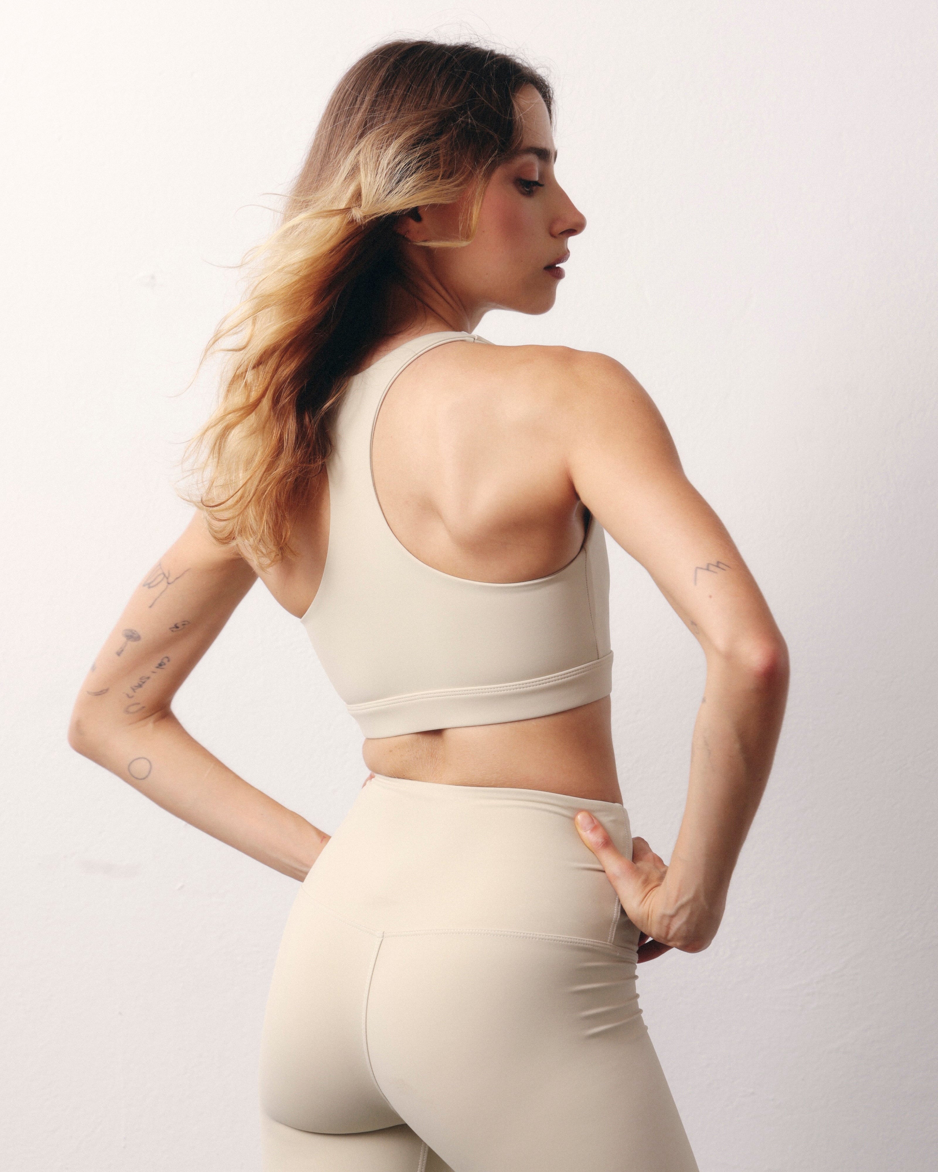 Creme Top Moon